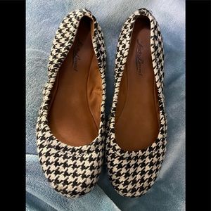 Lucky Brand Black/Off White Flats